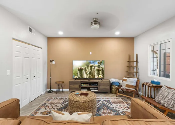 2br Stylish Desert Casita With Workspace Mtn Views Dom wakacyjny *